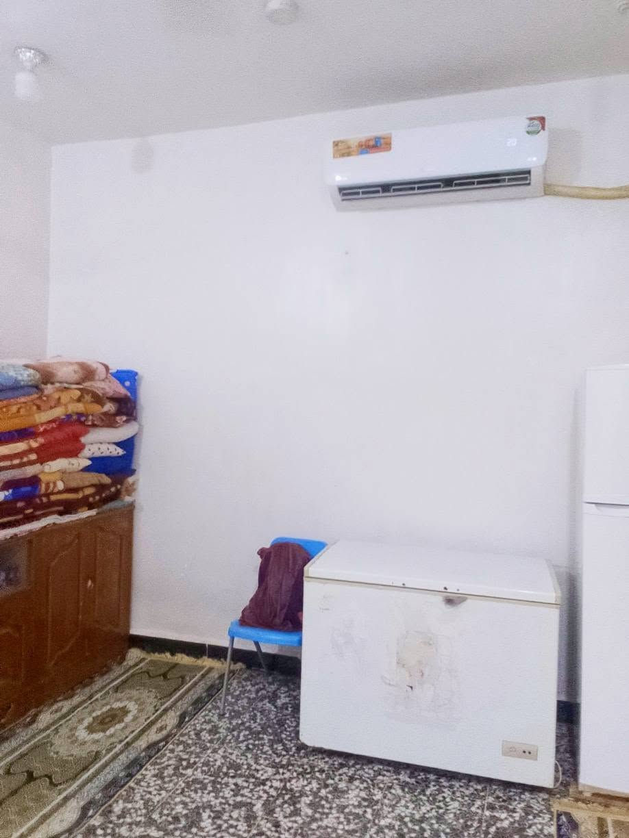 سلام عليكم بيت طابو صرف بيت للبيع بسمي مساحه 100طابقين ونص المكان زين القوس شارع ابو فضل قرب مدرسه الصينيه للاستفسار الاتصال على الرقم الموجود ***********
