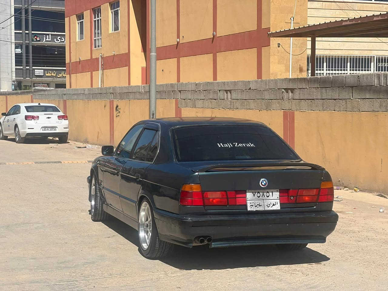 بيئم 1995 فول فول مواصفات 📦🪬
سلايت + جامات كهربائي + لايتات حلقات + لايتات زينون 
ويل كب M + تبريد مركزي + شاشة ايباد + دبل ايرباك 
رقم سليمانيه مميز بسمي شرط تحويل نفس اليوم 
تخم تاير و ويلكب جديد + داخل جديد vip 
السياره بدون ضربه + بدون خياس = لوك لوك 
حجم 525 كبس بيلاد شرط عليها شلعه تخبل 
محرك و گير جديد شادلها + گير عادي 
العنوان ~ كلار📍
السعر ~  اتصل  💵💸
الهاتف ~ *********** كالار, السليمانية
