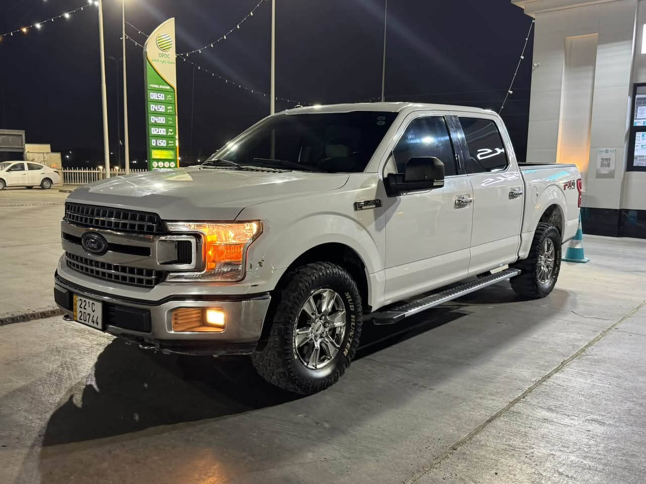 السلام عليكم
فورد f-150 للبيع موديل ٢٠١٨ 
مواصفات السياره xlt كلين بدون حادث 
مكينه 8 سلندر 5000
كير تعليك 10  نمر 
باب طويل بدي قصير المرغوب
عليها برمجه يم فور براذر 
و مسوي الها اكزوز يم علي الوادي 

السعر : 220 ورقه و بيها مجال 
العنوان : بغداد المشتل شارع الزيدي
الرقم :  ***********

