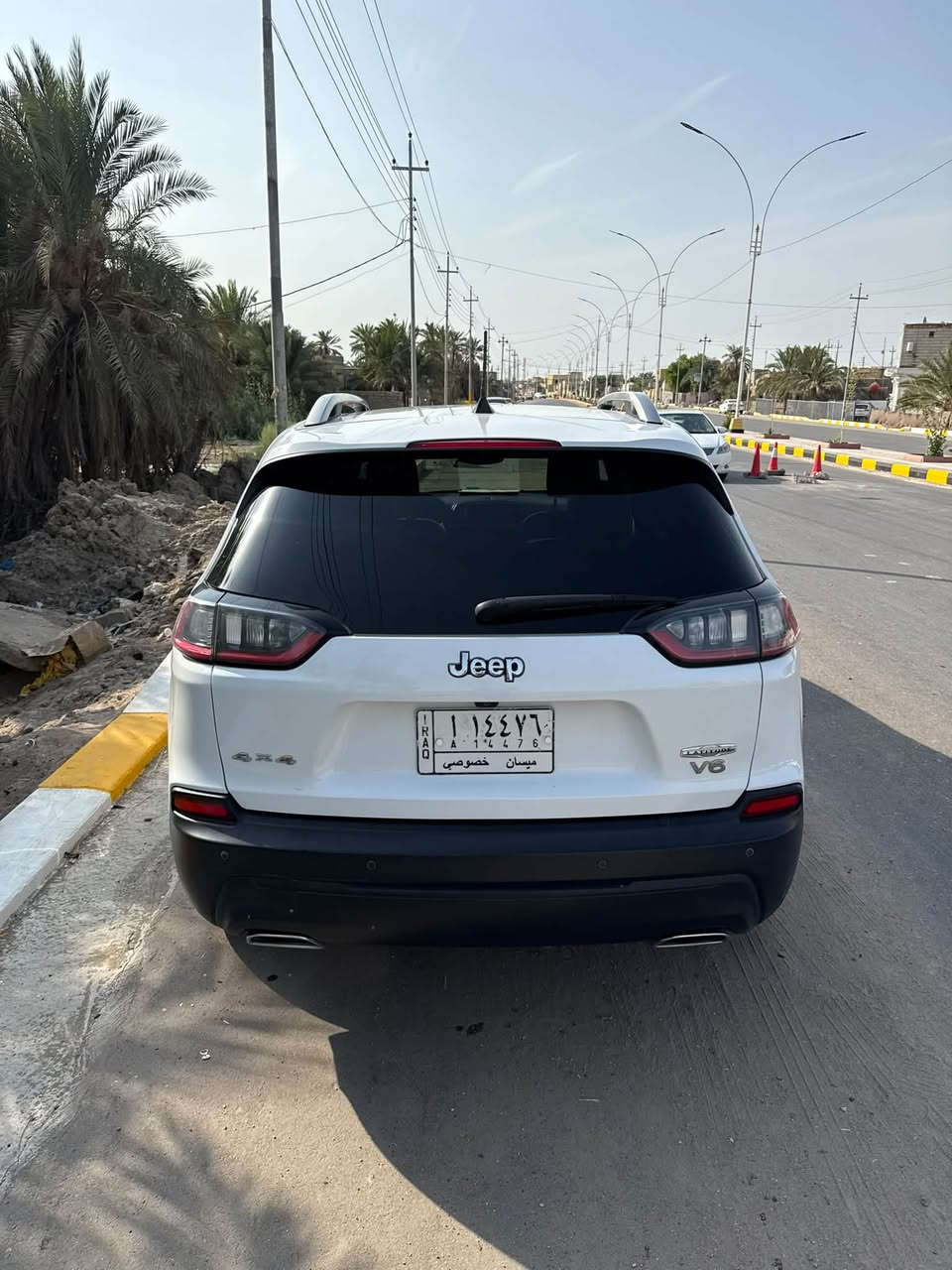 جيب بزون البيع
محرك سته سلندر 
ماشيه 115 ميل
منضومه تبريد جديده
منضومه ماي المحرك جديده
ادامه المحرك بلكات مجاول جميع الحساسات 
عبوه فيت بم تفصيخ كامله جميع الادامه من محرك وتبريد قبل شهر سويتهن الادامه
سياره بديها كلش حلو صافي
غرفتها نضيفه  
محركها وكيرها عله وضع الشركه 
سعر مال بيع مستعجل 135 قفل قفل وماكو هجي اسعار بسعر سياره ماكله بجم ومحرك اربعه سلندر

‭+964 783 597 6591‬

