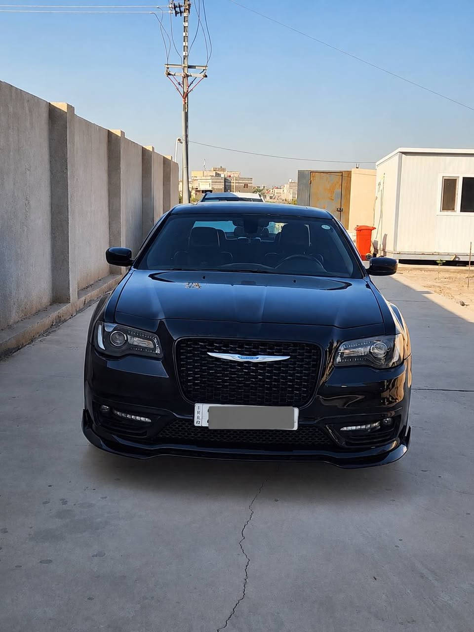 السلام عليكم كرايسلر 2018s
رقم ربيل نكليزي بسمي تحويل وكاله فول فتحين كشانات كهرباء s حضن عينه 260 تو ويل محرك 3600 كير تخم تاير حداد 
ملاحضة سياره مصبوغ عام بيع كفاله ضربه قويه كلبه جفيه 
السعر 153 وبيه مجال بسيط مكاني البصرة 
الشراي الاتصال الرقم ***********
