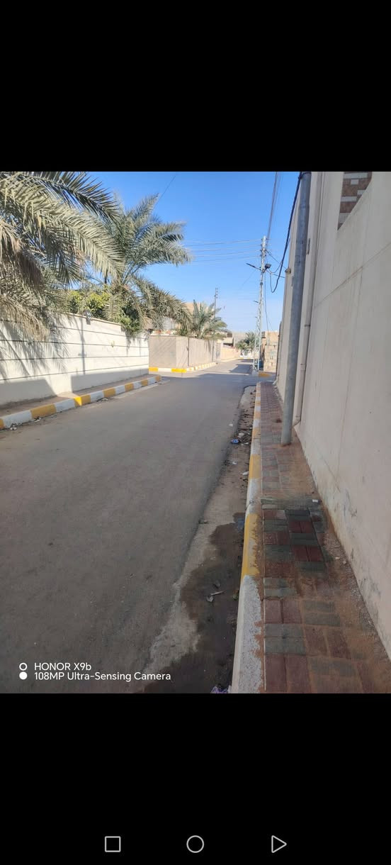بيت للبيع الرمادي 
في دور المخابرات قرب جامع محمد الفاتح
يصلح للإيجار ويصلح قطعه
مساحه 400 طابو صرف 
الي يحب يشتري 200 حسب الإتفاق
شارع 6
سعر المتر 600

للأستفسار اتصل *********** اومراسلة الصفحه

نص مكتوب في الصور:
- HONOR X9b
- 108MP Ultra-Sensing Camera
- O HONOR X9b 108MP Ultra-Sensing Camera
- HONOR X9b 108MP Ultra-Sensing Camera