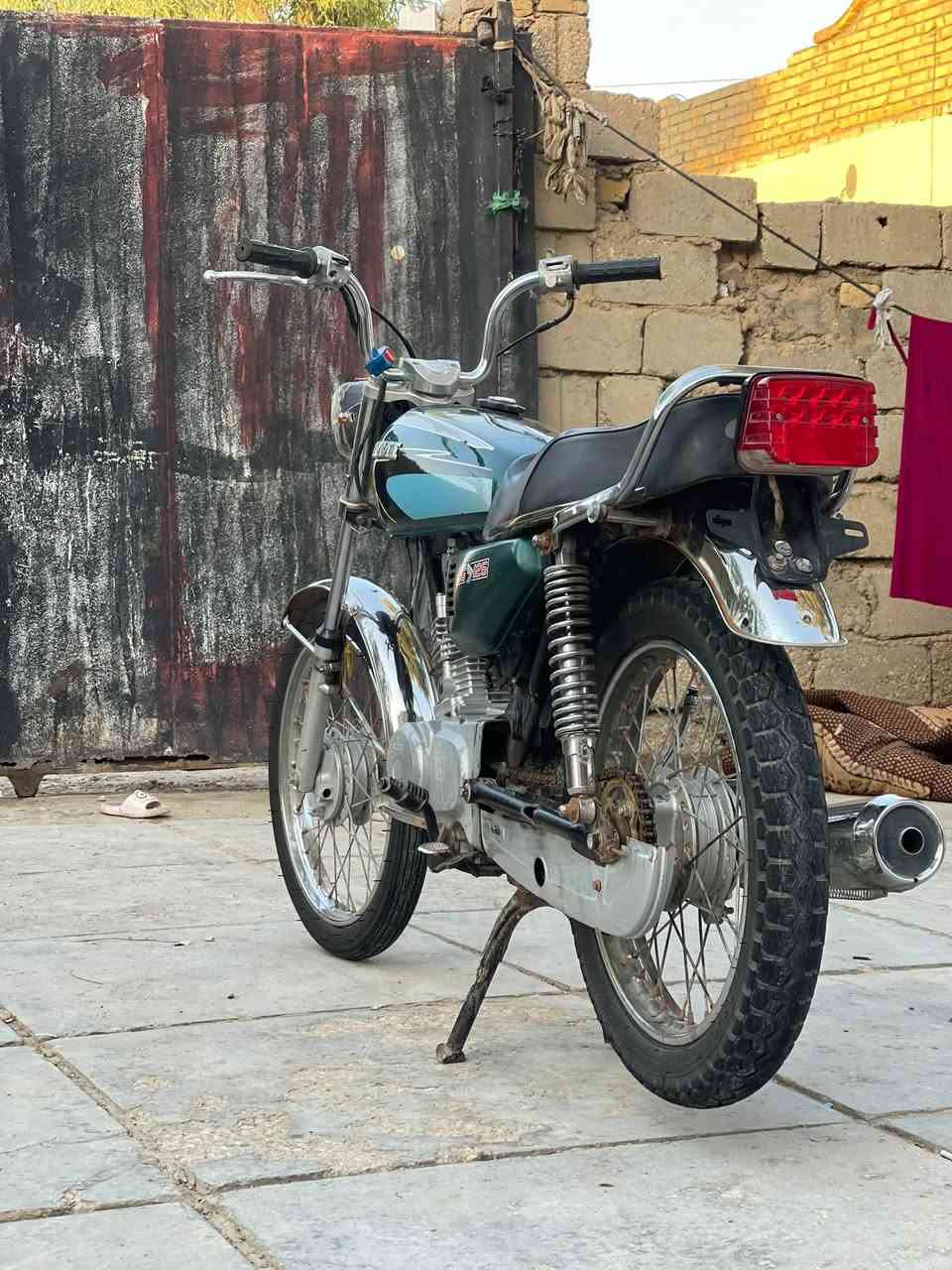 السلام عليكم نامه تعمير شاصي نامه اصلي شلامجه كلك لا محور ولا شي
مكينه ٢٣ وغراض شوف العين بلصور موضح مكينه مفتوحه بس ناعمه ونشطه  لايت بگ لايت كله شغال السعر ٤٠٠

بيه مجال ***********
