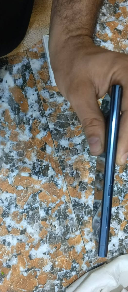سلام عليكم نوت ١٠ بلاس للبيع مكاني بغداد شعب حيور شراي يتفضل خاص ***********  واتساب فقط
