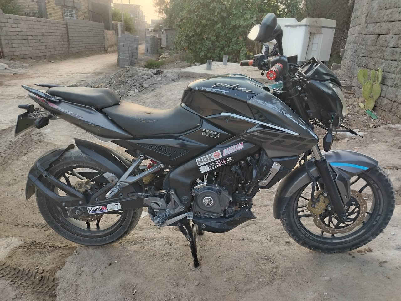 السلام عليكم بولسر محرك ٢٠٠ مديل ١٩   ٦ كير رقم وسنويه بابل  مشروع وطني مكينه لوك ما تنسمع  مكاني بصره كرنه سعرها مليونين ***********

