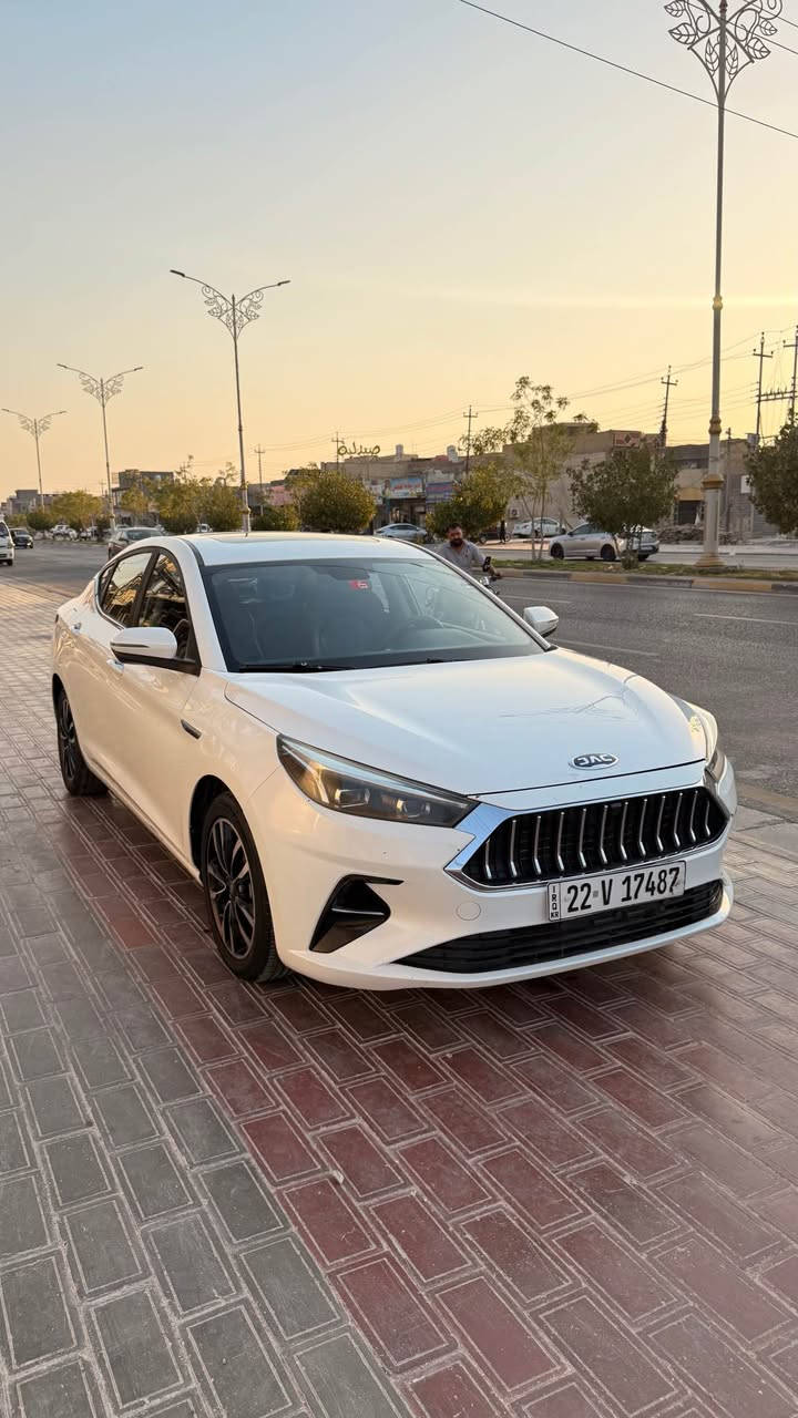 السلام عليكم

جاك J7 2023 خليجي فول مواصفات 1/1
رقم اربيل بأسم شركة
مكينه 1500 تيربو
بصمة باب
بصمة تشغيل 
دخول ذكي
فتحة سقف
كشنات جلد
شاشة تسلا
كاميرا خلفية
تبريد مركزى خلفي
مثبت سرعة
مانع انزلاق
رادار أمامي وخلفي وجانبي
إطارات وعجلات 17
مرآة كهربائية وأوتو
كشن هيتر 
تشغيل أندرويد و IOS ابل كار بلاي
اضاءة داخلية بالدشبول والابواب الامامية 
وهواي شغلات ومواصفات بيها بعد
ماشية 90 الف 

بيها طخة وبارد بجهة السايق ((موضح بالفيديو))
سعرها 105 وبيها مجال جدًا بسيط 
*********** كربلاء, العراق
