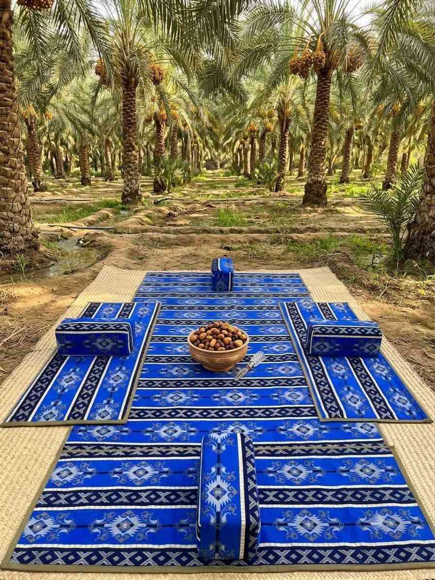 � جلسة عربية فاخرة بطابع تراثي أصيل 🔥
جلسة عربية مصنوعة من قماش السدو الفاخر، بتصميم أنيق يجمع بين الأصالة والجمال، والظهر مغلف بقماش تنزاني ضد الماء ليوفر لك المتانة وسهولة الاستخدام.

✨ مناسبة لـ:
🏕️ جلسات البر والكشتات
🌿 جلسات الحديقة
🌙 الركن الرمضاني
🏡 الجلسات المنزلية والاستراحات

✅ قماش سدو عالي الجودة
✅ ظهر مغلف بقماش تنزاني ضد الماء
✅ مريحة وأنيقة وتتحمل الاستخدام
✅ تصميم تراثي يضيف فخامة للمكان
✅ مناسبة للداخل والخارج

اختيارك المثالي لجلسة تجمع بين الراحة والفخامة وروح التراث 🤎

📩 للحجز والاستفسار راسلنا على الخاص
***********
