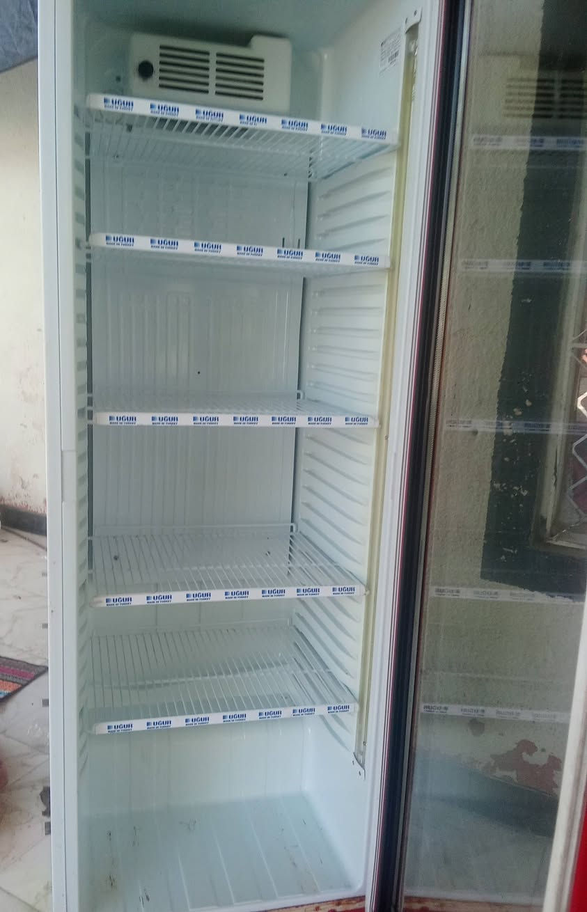 براد ايكور. للبيع.  تبريد خير من الله ونضيف   سعر 350. بي مجال.  اخو الجديد  العنوان قضاء المدينه. *********** واتساب

