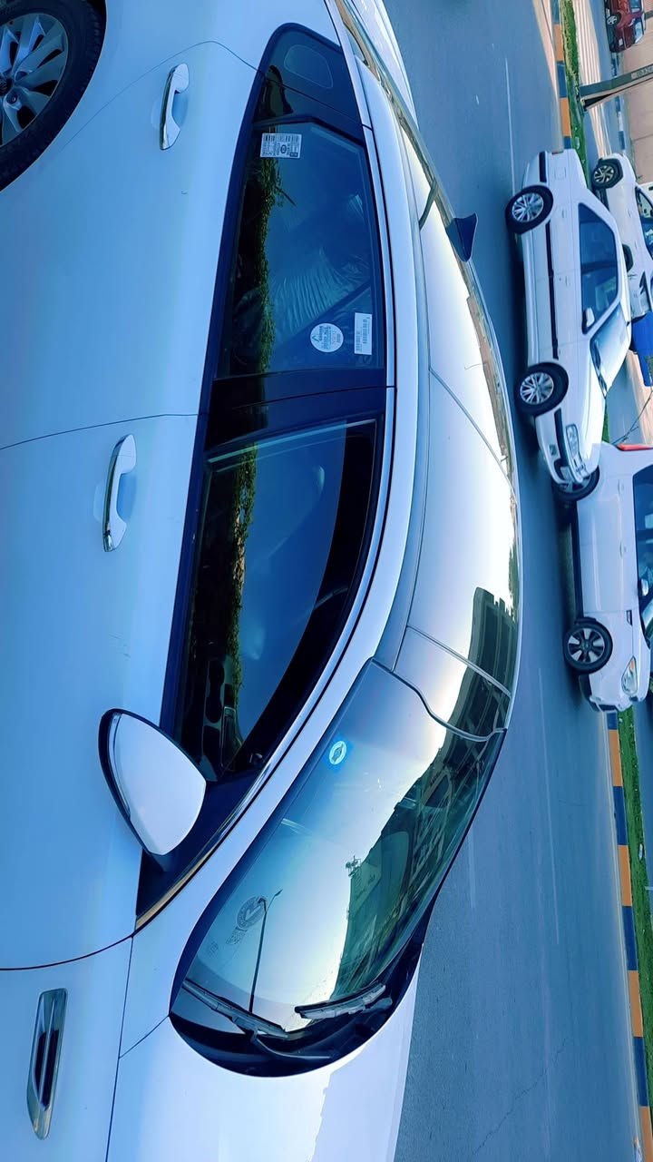 السلام عليكم للبيع  اوبتيما S 2018 
وارد امريكي GDI 2400 رقم بغداد باسمي تحويل نفس اليوم اذا تريد سنويه 2030 حادثه جاملغ ايسر سرقه فقط يعني السياره كلين بدون حادث سونار موجود سياره نضيفه 
السعر. 143 $   وبيها مجال بسيط حك الجية
العنوان بابل
للاستفسار ااتصال:***********
