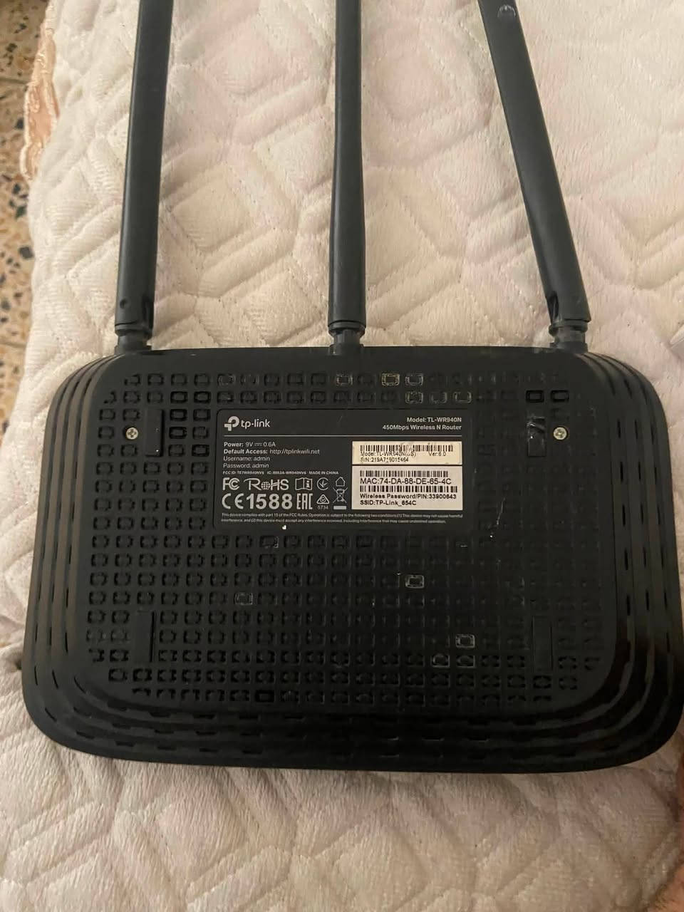 للبيع راوتر TP-Link TL-WR940N V6
🔹 سرعة الواي فاي: 450Mbps
🔹 يدعم الإنترنت الضوئي (FTTH)
🔹 يدعم شركات: الوطني، فايبر إكس، الجزيرة، ومعظم مزودي خدمة الإنترنت
🔹 3 أنتينات لتغطية قوية وثابتة
🔹 شغال 100% وحالته ممتازة

💰 السعر: 25,000 دينار 
📍 الموقع: بغداد - المشتل
📞 ***********

للجادين فقط، والبيع للمستعجل.
