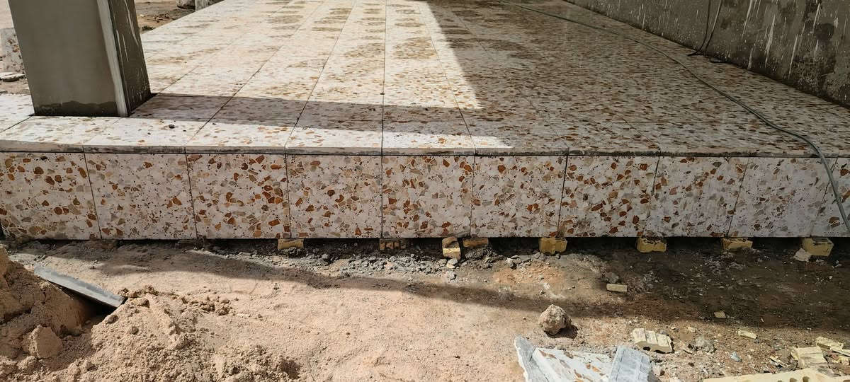 خلفه سيراميك كاشي بورسلين درجه أوله ليزر كبان بسعار مناسبه العده عمل يتصل***********
