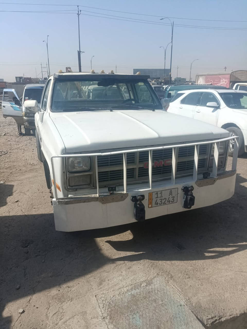 كرينGMCللبيع بدون اي ضرر مكينه 8سلندر كير توماتيك سياره كلها شرط مصبوغة حزام جماليه شرط بدون معجون سياره نضيفه حيل بلحقيقه احلى من الصور شراي خابر هذا الرقم ***********  خاص ما اجاوب
