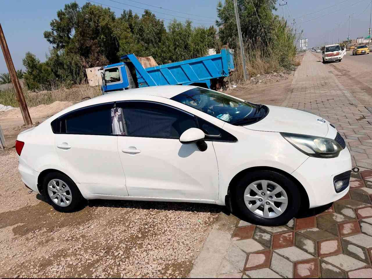 كيه ريو 2015 للبيع السياره كفاله عامه بيه طخات كلش بصيطات مكينة 1600 دوش. كير AT 
مكينة كير جاهزات مكفولات 
تبريد منضومه كامله فريز كبريسر راديتر تبريد وبخاخ وغاز وراديتر ماء واتر بم ولف حماوه مروحه كله اصلي وجديد قبل سبوع شادهن 
حدادية 90% تخبل  تخم تاير جديد بيه ربع ماذب عليه ترايك للبصره 
دوشمة جديدة 
رقم بابل انكليزي. هزة جديدة  بسمي السياره 
هيئة غرامات مصفرة وكتبهن موجودة 
سيارة تحويل مباشر حتة هزة متحتاج 
السعر 91 ورقة فقط فقط فقط 
للتواصل  *********** واتساب. 
علما أي حادث داخل مابيها لان وارد خليجي 
سياره كفاله عامه من كلشي
