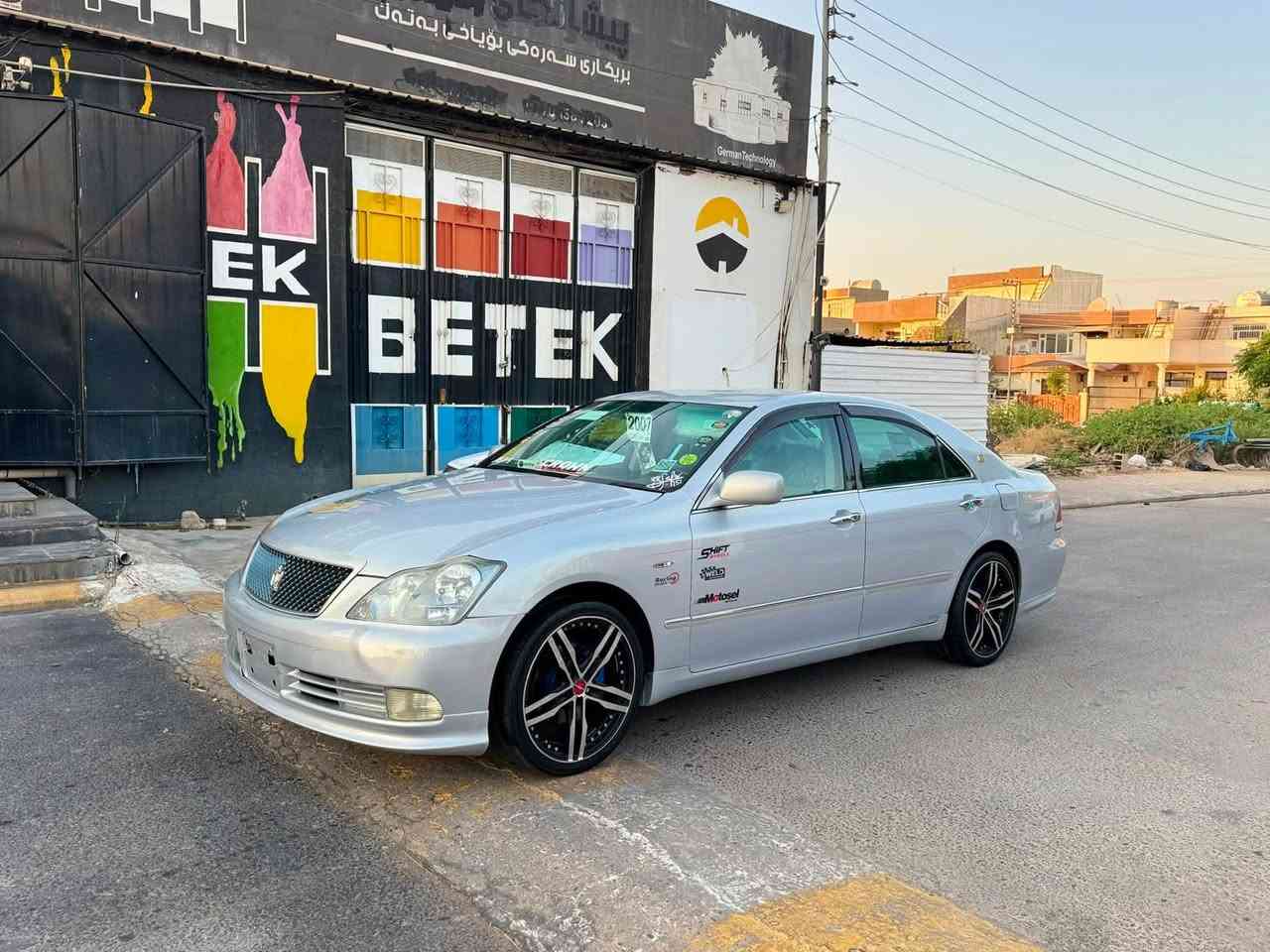 سڵاو لە هەموو لایەک فرۆشتنی خێرا شایینە براوە سعری ٤٥ گەڵاو مەعامەلە کۆدی هەیە و بالکۆدی وەرگیراوە جام  دواو پێشی هەڵگیراوە تەبریت سارد وگەرم مەزبوت سەیارەکە کامل مەسروفە گێر و مەکینەی ۸۲ ماڵی دۆستە گەر موشتەریت تێل بکە
شوێن / چەمچەماڵ
ژ.م/***********       ***********
