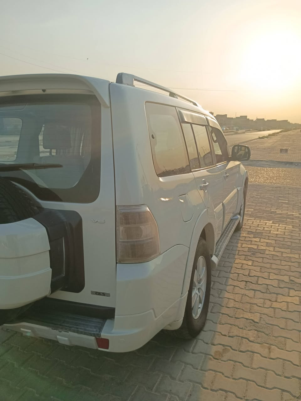 سلام عليكم سياره باجيرو 2008  السياره فول مواصفات فته أشير مري كشتات كهربائي  7راكب تدفه و تبريد 3قطع🥶 دمام  بل جنطه تخم تايرات جدد  رقم موميز 668 السياره مصبوغه عام بدون دواخل الجماليه فقط شواصي سليمه مكفوله من الكص  داخل بيجي جرص 120 محرك 3000 السعر 95 السياره بسمي تحويل ثاني يوم العنوان بغداد قضاء المحمودية الرقم ***********او. بي واتساب 
‏***********بي واتساب
