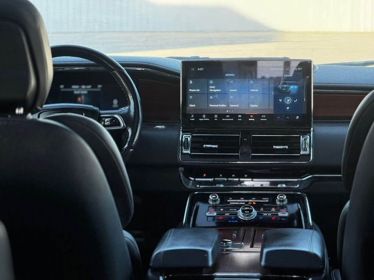 لينكولن نافيكيتور 2023 
Lincoln Navigator 2023 

ماشيه 14 الف
‏السيارة دخول جديد
المواصفات:  

- سياره فاخره ليس لها مثيل
مواصفات خياليه
- سيارة موديل2023 
- ⁠فول مواصفات اعلى  فئة  
- سيارة بمحرك 6 سلندر تون تيربو بقوة 3500  سي سي  455hp حصان
                فتحة بانوراما
   دوسات عالباب فتح وغلق  
- رادار-كاميرا ٣٦٠درجة -انارات ترحيب جانبية وخلفية وامامية 
- كشنات امامية وخلفية تدفئة وتبريد  
• كشن تحكمات كثيره 
- قيادة ذاتية السير على المسار الالي
-  لايتات زنون امامية تدور معة الستيرن
-  سيارة فول مواصفات واحد على واحد سيارة 
الحادث تبديل بنيد وجاملغ 
السعر 49.500$
الاستفسار عالخاص او الرقم  اتصال او واتس
***********
