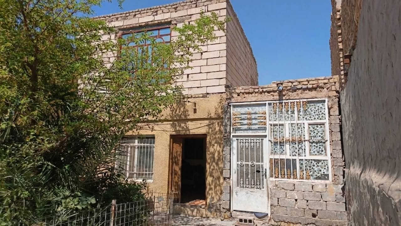 🏡 للبيع بيت ومشتمل 
📍 الموقع البكرلي شارع مخبر ليمونه 

📐 المساحة: 300 متر مربع
🔹طابو زراعي سند 25 

🔹 عدد الغرف: 3
🔹 صالة
🔹 مطبخ
🔹كلدور 
🔹صحيات
💰 السعر المطلوب: المتر 600 

✔️ البيت مناسب للسكن العائلي وفي منطقة مخدومة وقريب من جميع الخدمات.

📞 للاستفسار والمعاينة:***********

يرجى مشاركة المنشور لتعم الفائدة.
