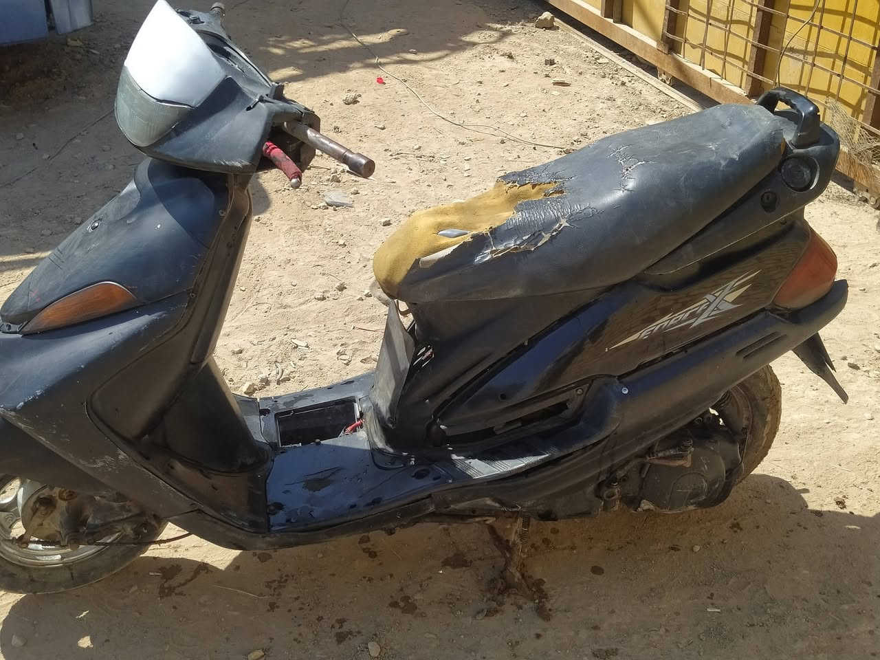 دراجه فراشه للبيع عنوان بابل القاسم الدراجه جانت متروكه بس شغاله حاليا سعره ١٠٠  سعر باسكال لاتكلي شبيه مابيه  تجي تشغل  وتطلع بيها وتاخذه ماعرف بيهن ***********

