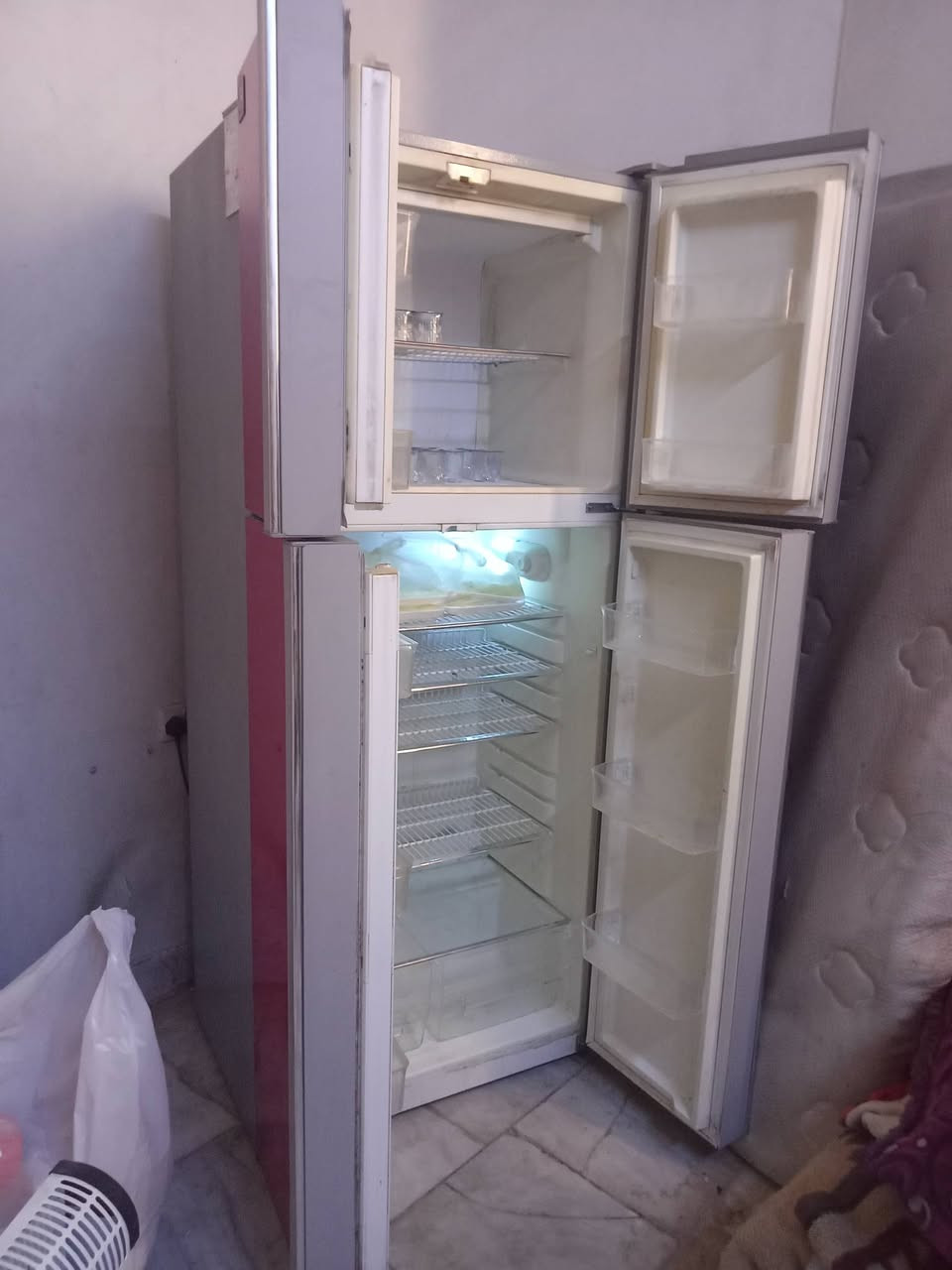 تجميد تبريد اخت جديده سعرها 650 وبيها مجال المكان بغداد حي الحسين
***********

