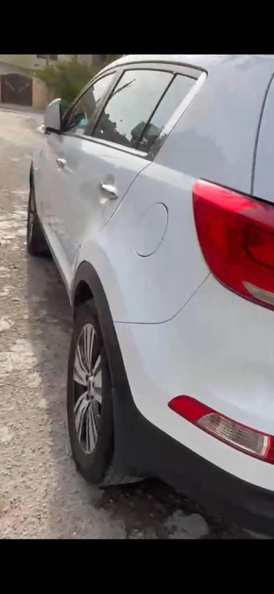 سبورتج 15 للبيع خليجي محرك 2000
بغداد 
ابيض 
مكفولة ماعدى شبر بالباب الخلفي 
السعر 14 الف 

***********
