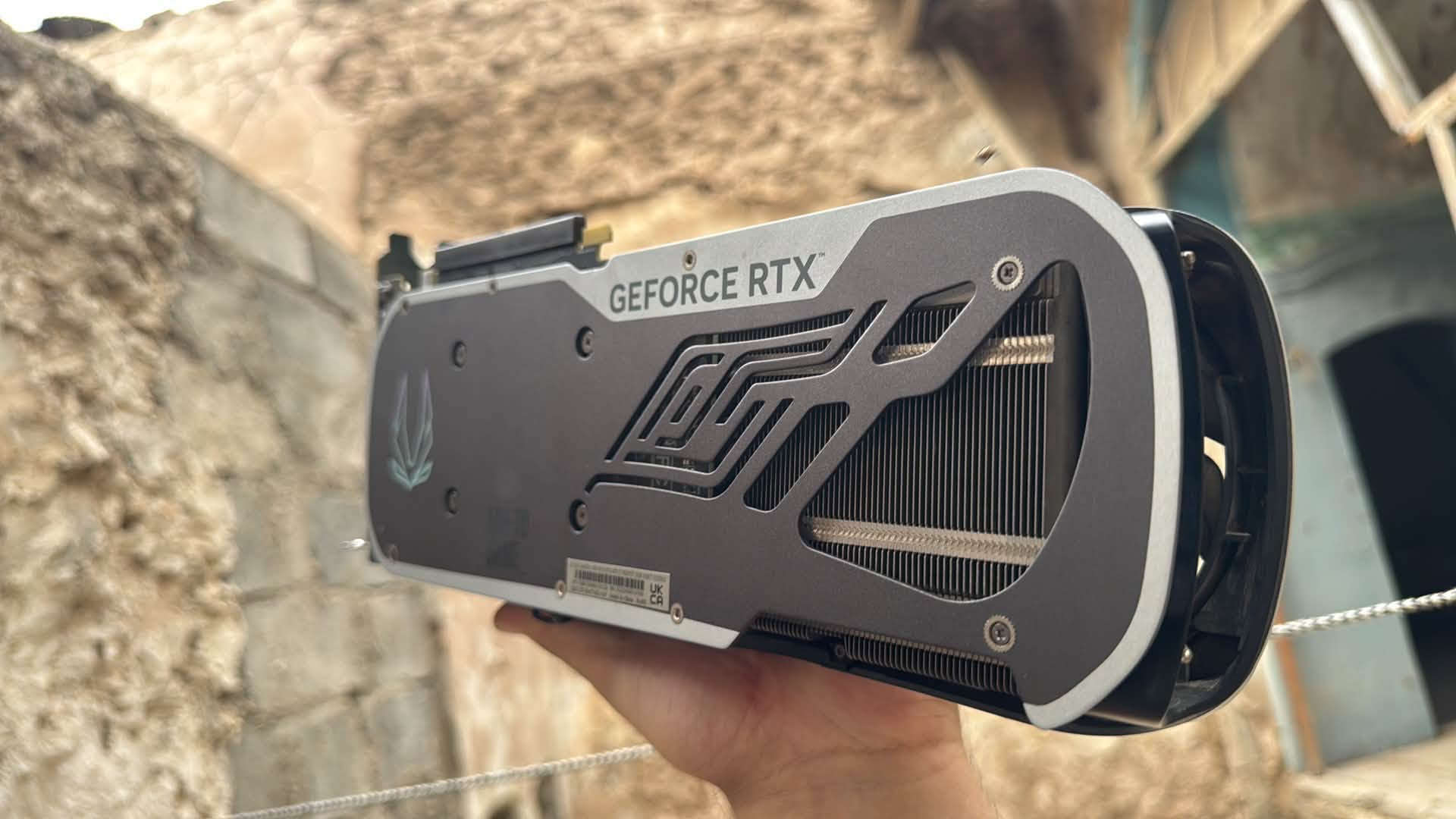 زوتاك RTX 4070TI • فئة عليا RGB • أقوى من RTX 3090