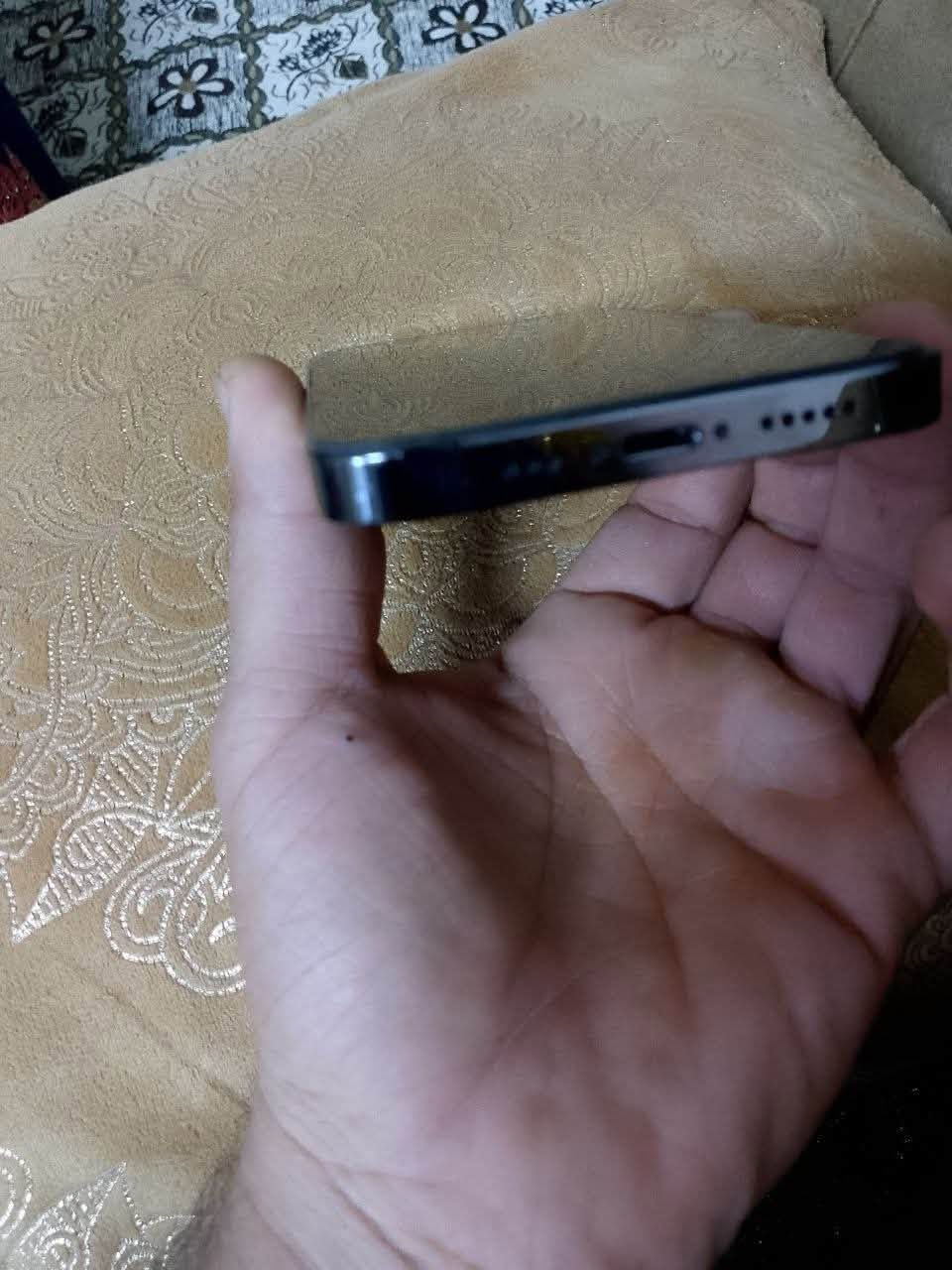 13 برو فقط حجم الصغير 📱
ذاكره 256 ، تك سيم 
بطاريه 88 🔋اصلي لا مصعد ولا مستبدل شركه 
جهاز نور مان ضد الماي 💦
مكاني حي الانتصار 
***********
***********
