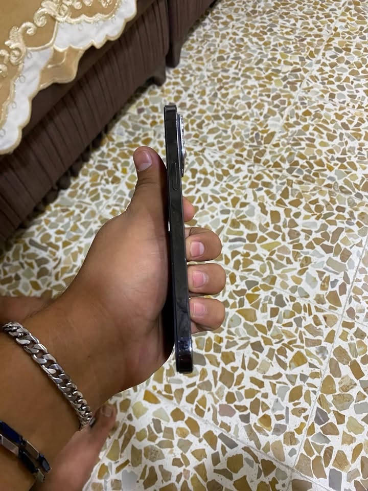 السلام عليكم بيع ويرهم مراوس

ايـفون  12 بـروماكـس 

ذاكرا ١٢٨ 

مبدل شاشه شرط جي اكس

بطاريه 100 شرط اصلي تفليش

فيس إيدي شغال

دبل سيم كارت

كامره اماميه بيها تراب وشويه غواش + كامره X1 تنضيف الكامره ويا ماتبدل فلاته السماعه 

سماعه داخليه  فلاته تتصلح ب ١٥ الف 

سعر 260 ويرهم مرواس مكاني قوسيات + استفسار ع الرقم التالي ***********
