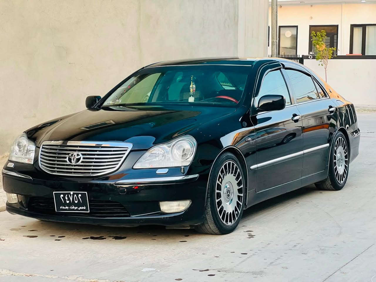 سڵاوی خواتان لێبێت
ماجێستا (٢٠٠٥) مووس مووس
ڕەشی قەتران شتی نازدار
ویلی مایباخ 
٥ دوگمە 
٣ پەردە 
٥ بەسمە
ناوڕەشی ساج سوور
سوکان حەیزەران
هەر چوار کوشن کارەبا 
بێ بۆیاخ بۆیاخی یابانیشی نیە 
دەعامیەکانیشی بۆیاخ نیە
سەقفی وەک شوشەیە
گێڕ و مەکینەی لۆک لۆک
تەبرید بەشەرت 
ئاریاڵ بیلاد ئیش دەکات
داشبوڵی زۆر جوانە 
سعری ٥٧ گەڵاو مەجال 
شوێن : هەڵەبجەی تازە 
***********
ڤایبەر و واتسئاپی لەسەرە
