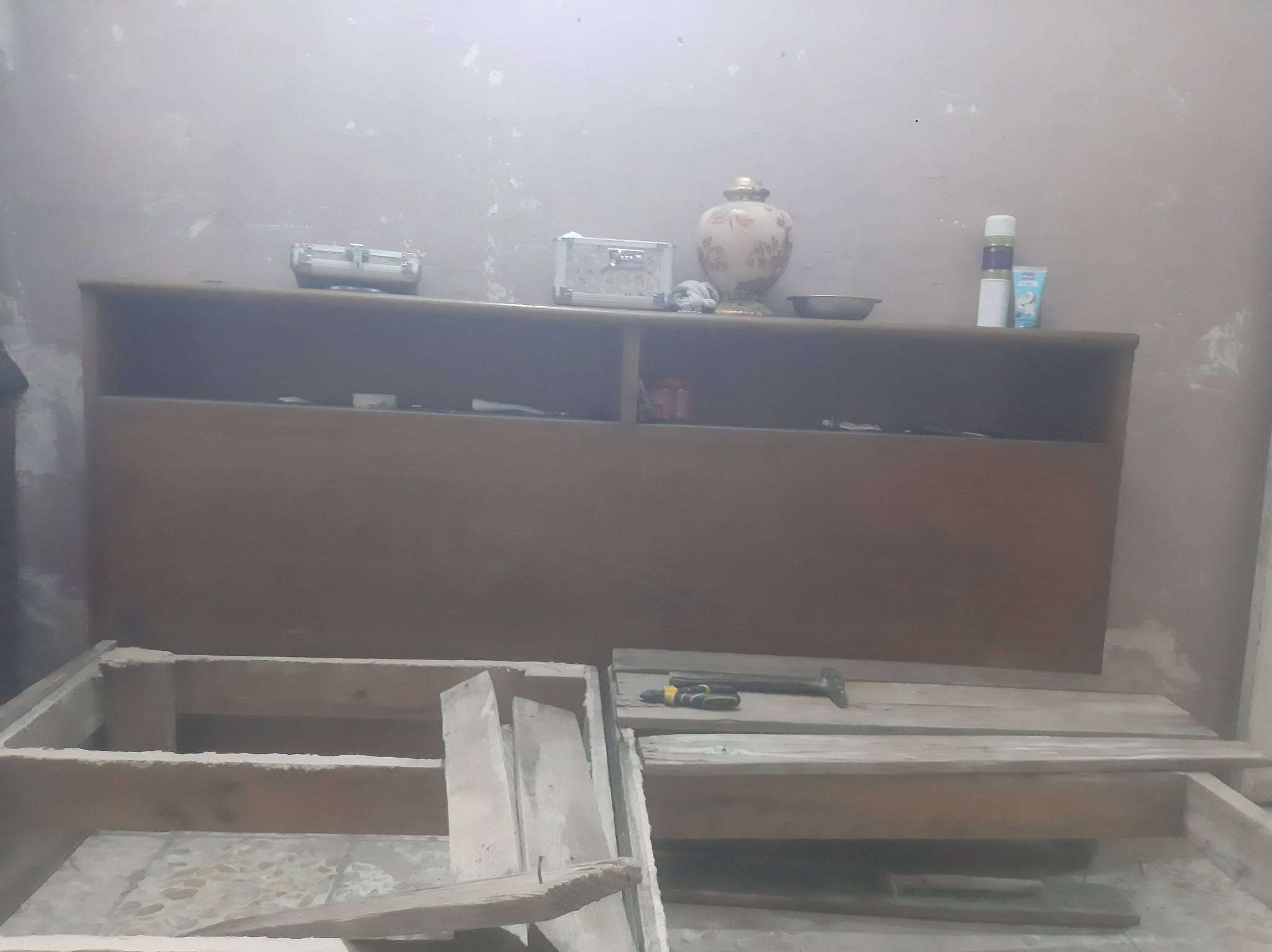 بيع جرباية شلع قلع ب 80 وبي مجال بسيط للاعزاز
في مدينة الصدر 
للإستفسار : ***********
وهي وتختها
