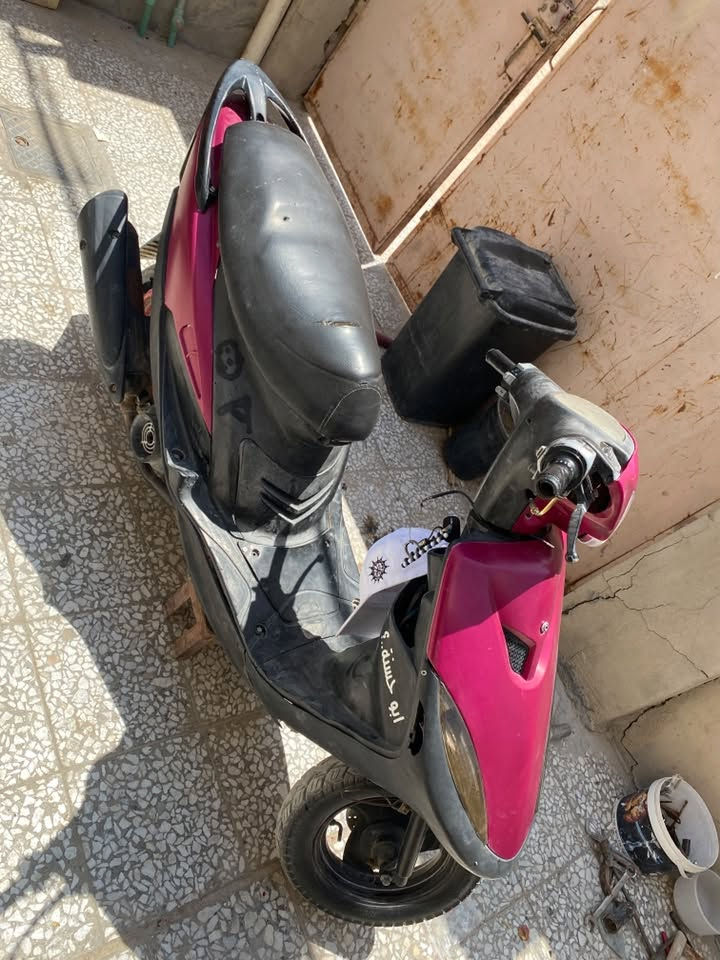 ماكس عدله للبيع 
الدراجه نضيفه المكان نجف شارع المطار 
الشراي يتصل:***********
