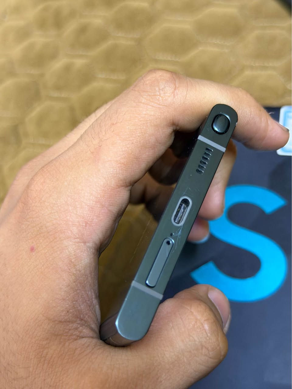 اس 22 الترا نظيف مال جناي

فقط بي فطر بل بلازمه شاشه لأبيها نقطه ولا شي 

نسخه الامريكيه 5g معالج سناب دراكون 

ذاكرة ١٢٨ 

مكفول بلادي ملحقاته باكيته الاصليه وبي لاصق حمايه. 

السعر 400الف وبي مجال بسيط 

مكاني بغداد رصافه

بيع أو مراوس بايفون 13.14 عادي بغداد, العراق
