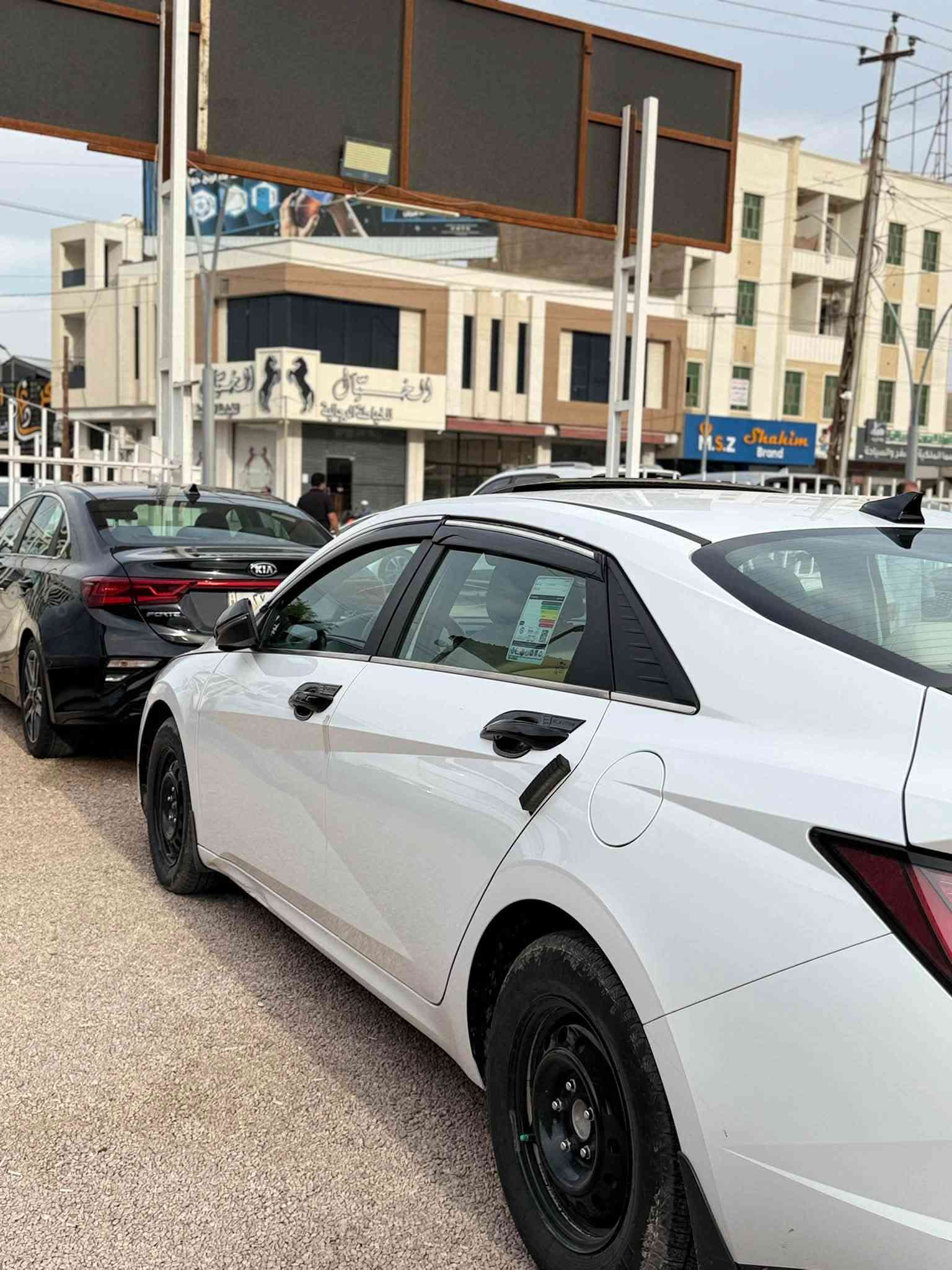 النترا ٢٠٢١ • فول مواصفات • فتحة سقف