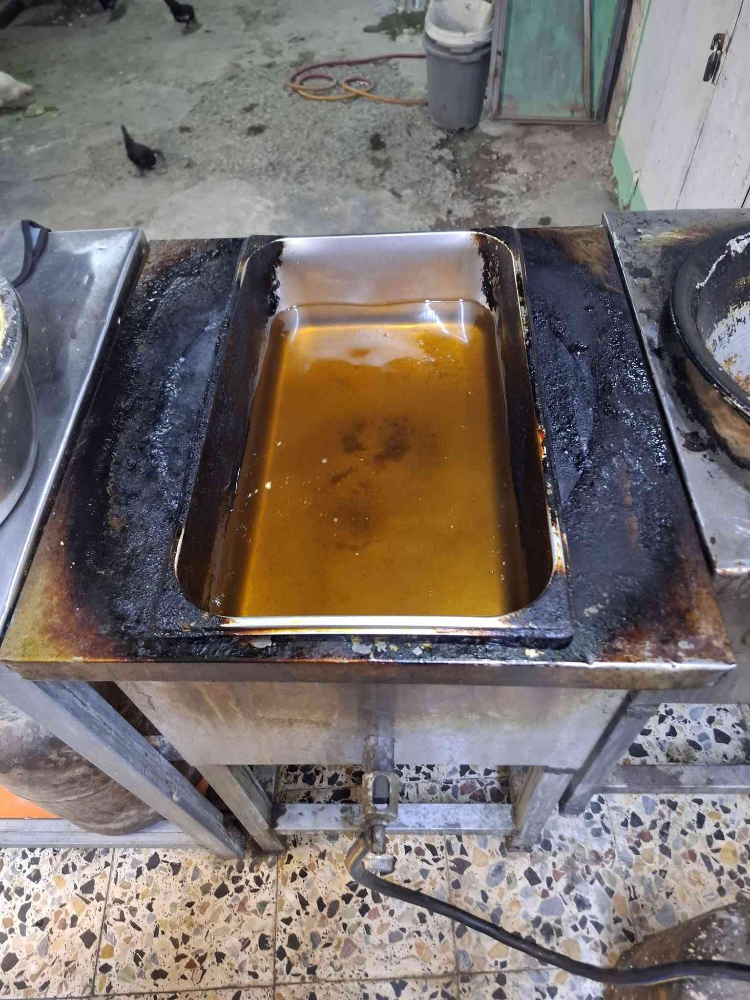 طباخ فلافل • ميز ستيل • نضيف درجه اولى