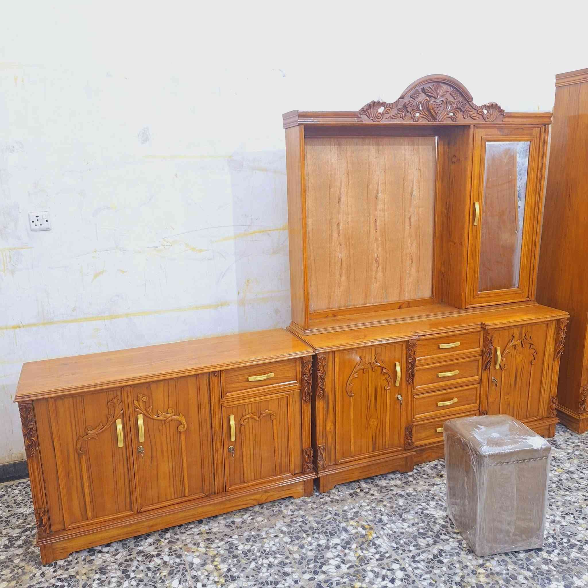 غرفه ست ابواب ملحق داخل خارج صاج أخت الجديده شغل حديث تفصال درجه اولى السعر مناسب للإستفسار ***********
