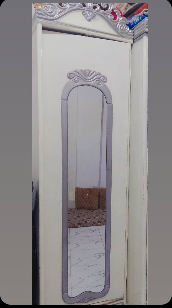 السلام عليكم غرفه نوم ماليزي مصبوغ ابيض بيع مستعجل مكاني نجف شارع المطار شراي تصل ***********
