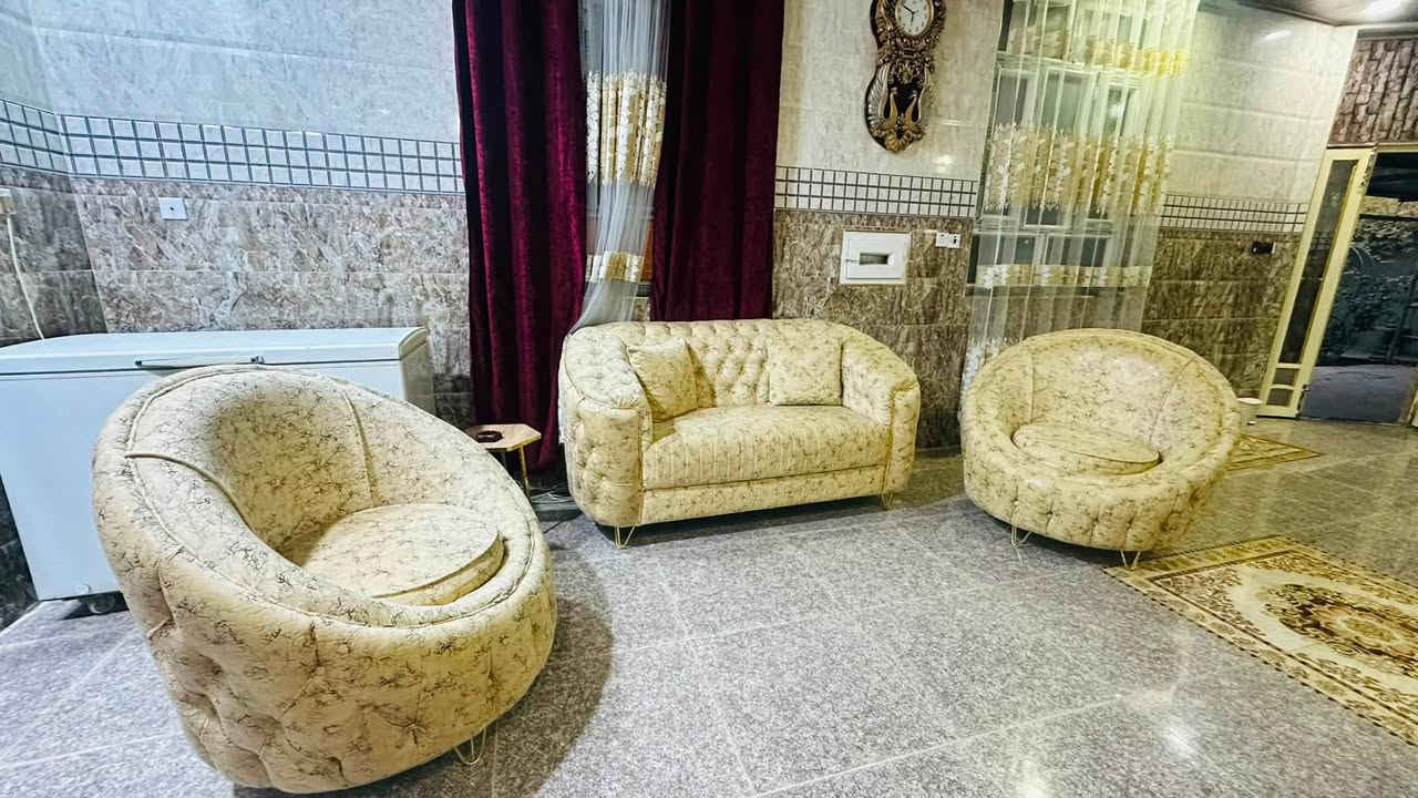 السلام عليكم
تخم 7 نفرات اخو الجديد للبيع 
اني دوشمجي ومشتغله بيدي لبيتي وحتى ضمان انطيك بي 
 السعر 600 وبي مجال وبعيوني 
المكان نادر الاولى 
***********
