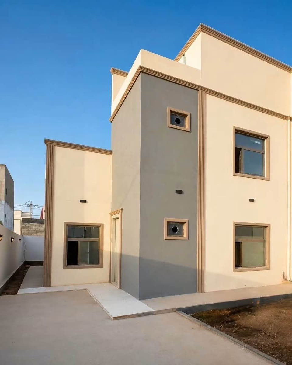 🏘️ دار في مجمع الأميرات 2 السكني
💰 مقدمة مناسبة، والباقي 28 مليون فقط على المصرف
المساحة 200متر، جاهز للسكن فورًا 

التفاصيل الدار يتكوّن من:
• طابقين – بناء درجة أولى
• غرفتين نوم - استقبال واسع
• مجموعة صحيات
• مطبخ حار وبارد
• كراج للسيارات - حديقة أمامية وجانبية

🔵اكتب /تم/ وتجيك التفاصيل كامل🔵

تواصل على ارقام 

☎️ ***********  ☎️  *********** 

◾ عنوان المكتب: الاميرات القديمه مقابيل مجمع كرار مجاور صيرفةسدير [مكتب للوساطةالعقارية]نستقبل كافة عروضكم في المجمعات السكنيه وعرصات و النقابات و الأحياء

رابط بيج فيسبوك لمتابعة كل عروض
https://www.facebook.com/share/1HoHska1Xh/?mibextid=wwXIfr
