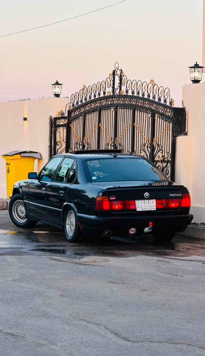 السلام عليكم للبيعBMWاصل525موديل1994 سياره فول اوتماتيك سلايت طكات3 بجم عريض كشنات جلد+كهرباء دشبول ايرباك دركه ايرباك دبل جكمجه ويل خليه هوك خلفي تبريد ثلج🥶قطعتين لايت زنون بنكه كهرباء سياره كفاله عامه من الضربه ولمعجون كير مكينه بل شرط تخم تاير جديد صدر امامي خلفي جديد داخله جديد سياره ما بيه مصرف الف دينار  السعر 62بي مجال  
رقم صلاح الدين مشروع وطني تحويل مباشر
مراوس حسب القناعه رقم التلفون ***********
