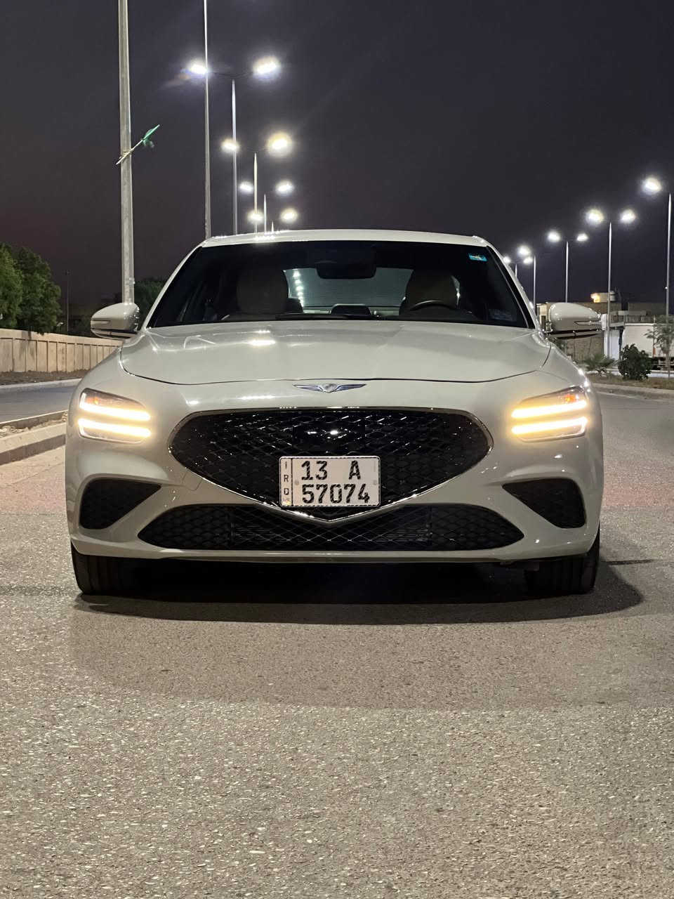 السلام عليكم … 
 سيارة مرقم كتاب شهداء ميسان وكاله عامه 
Genesis “G70” 2025 
لون مميز♥️
4 سلندر توربو 

مواصفاتها 
رادار امامي 
رادار خلفي 
رادار جانبي 
كاميرة خلفية 
شفتات ستيرن 
انضمة قيادة 
ايكو نورمال سبورت  سبورت بلاس
تدفئة ستيرن 
كشنات كهرباء 
شاشة كار بلاي اندرويد اوتو 
كشنات تدفئة 
تشغيل عن بعد 
بصمة
اشاير بلمري 
قيادة ذاتية 
مثبت سرعة 
نقطة عمياء 
جنطة كهرباء
والمواصفات البقية معروفة بالجينسز
 
ماشيه 9 ميل 
حادث السيارة جاملخ صفحة السايق  مصلح نفس ومصبوغ والبنيد بي تعديل بارد كلش بسيط السيارة  
السيارة امانة الله حيل حيل نضيفة 
مكاني بلعماره 
 *********** وأتساب فقط

