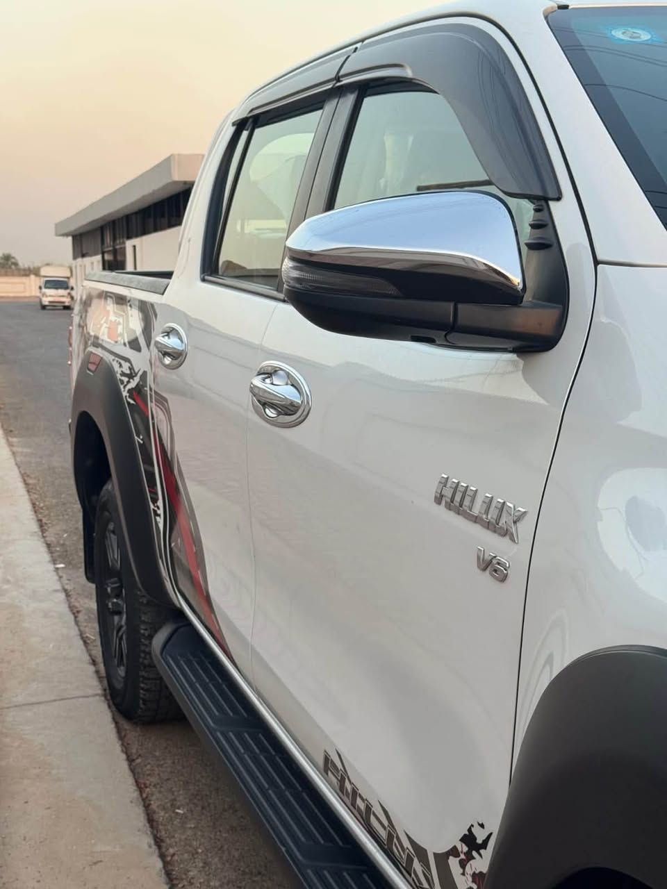 تويوتا هايلوكس 2024 SAR SAS 4x4
السيارة مرقم بغداد ب اسمي
ضمان شركة ساز  100 الف او 3 سنوات
السيارة ماشية 50 الف كيلو
تشغيل بصمة
تبريد بالمقاعد
محرك V6 سلندر 4000 
حساسات امامي و خلفي
كامرة خلفية 
قطعتين تبريد
شاحن لاسلكي 
السعر 4 شدات بيها مجال
مكاني بغداد الحرية الاولى 
***********

