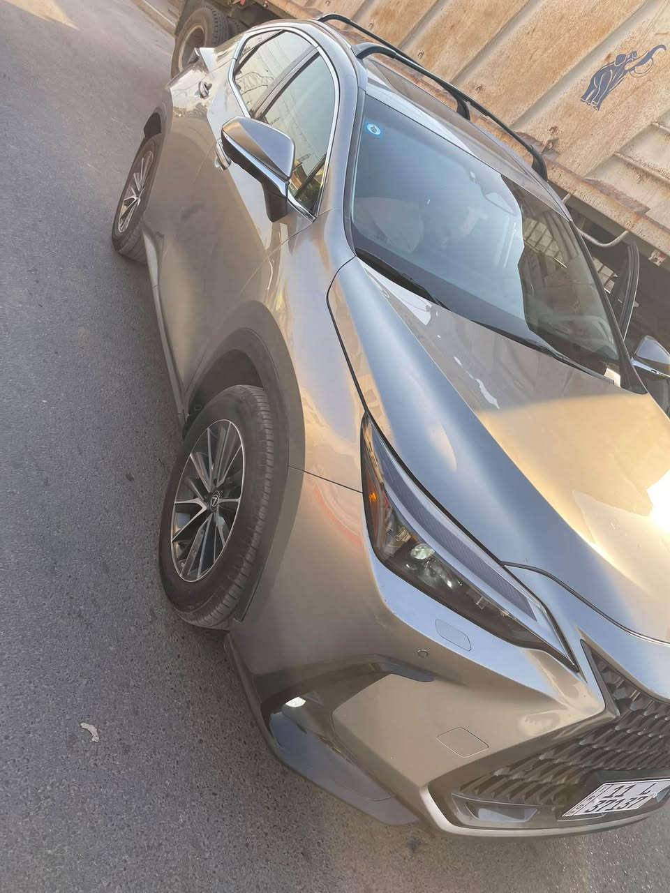 سلام عليكم
متوفر لكزز NX 2024 دخول جديد السياره كلش جديد ونضيفه المكينه 2500 هايبرد 
الموصفات 
بصمه 
فتحه 
تبريد قطعتين  
3 انضمه قياده 
كشنات تدفئه تبريد 
كشنات كهربائية 
كير الكتروني 
سياد بريك كهربائي 
داته شوه بل جامه الاماميه
صندوك كهربائي 
شاشه جبيره 
كامرات 360 درجه 
السياره ماشيه 19177 كيلو وقابل للزياده السياره كلش حلوه ونضيفه وبلواقع بعد احله من الصور 
السعر 310 
الرقم  *********** 
العنوان بغداد الشعب
