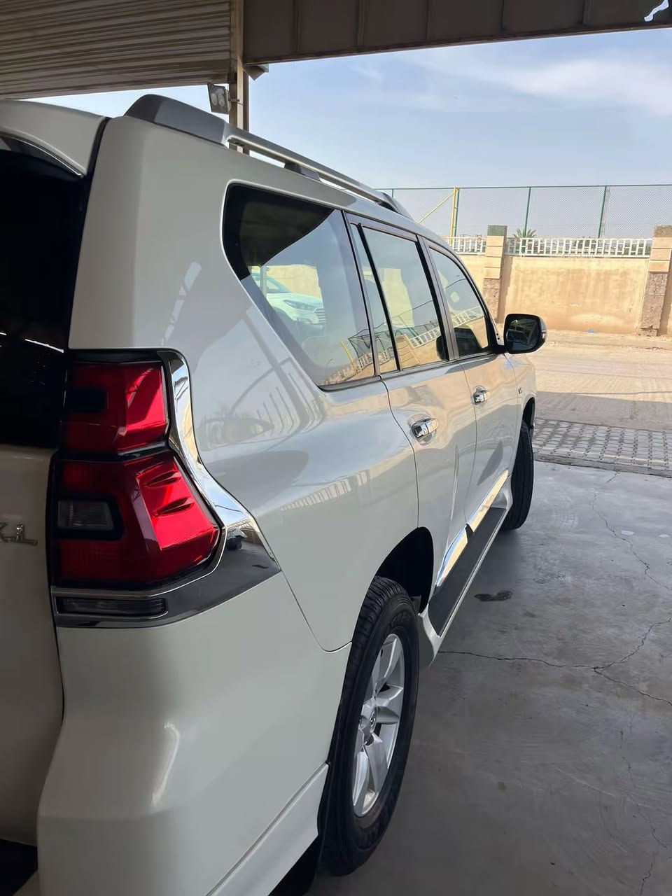 برادو 2020 
TX.L
SAS
————-
رقم اربيل جديد 
دبل تانكي 
فول مواصفات عدا كشنات كهرباء 
ماشيه (105000km)
محرك 4000
——————————-
عنواني 📍واسط /الزبيدية 
***********📞
واتساب /اتصال
