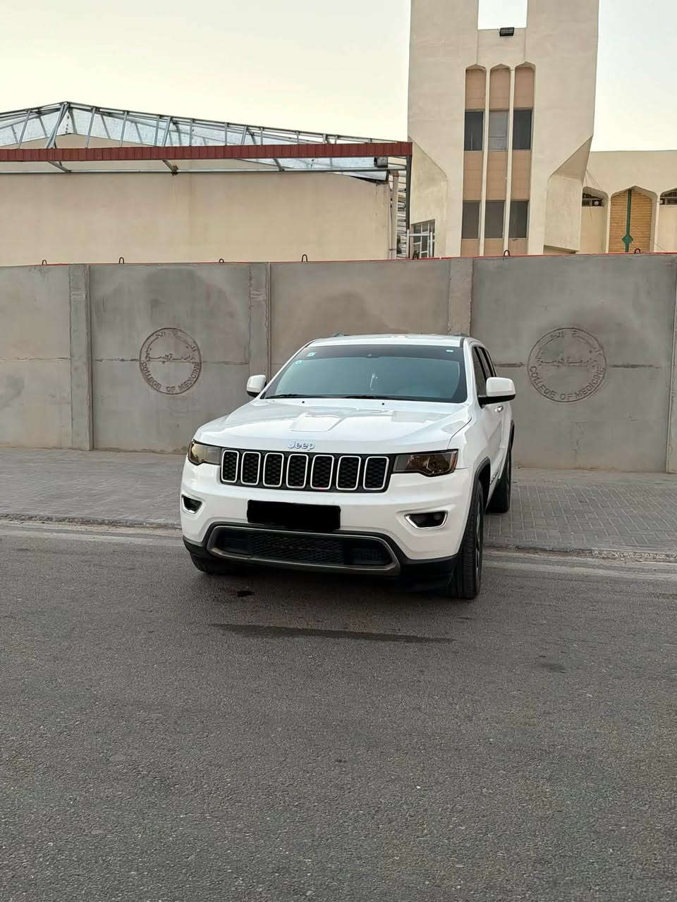 جيب ابيض مديل 2017 نظيفة كلش السياره دواخل بيج   وارد امريكي داخلة تقرير غرق   السياره بدون قطرة ماي جوه السيارة  تعمل وتسير كير مكينه كله كفالة  البدي كفاله من الصبغ والتبديل فقط بالباب بارد بسيط  نضيفة السيارة رقم بصرة ب اسمي تحويل ثاني يوم رايدها 197وبيها مجال  للشراي 
العنوان البصرة  الرقم 
***********
