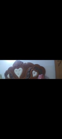 سرير • غرفة نوم • خشب
