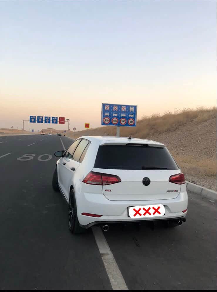كولف ٢٠٢٠
Tsi
محرك ١.٤ 
لون ابيض 
مواصفات S كندي كشنات هيتر
بيه جاملخ سايق سبغ + مكانين تعديل بسقف جه عكس سايق و طلع بيه ٣ قطع كلير امريكا حسب سونار 
بدون دواخل
ارباك ستيرن و تكمه طاك مبدل ارباك و ستيرن كامل 
عليه تخم تاير وياله ١٧ بلادي مال جيتا ٢٠٢٤ 
عليه دعامية tsi الي بصورة مو وياه
ماشي ١٠٥ كم
بشرط تحويل
سنويه جديد
مكان سيارة اربيل 
سعر ١١٥$ 🔥 مجال كلش قليل

نص مكتوب في الصور:
- XXX