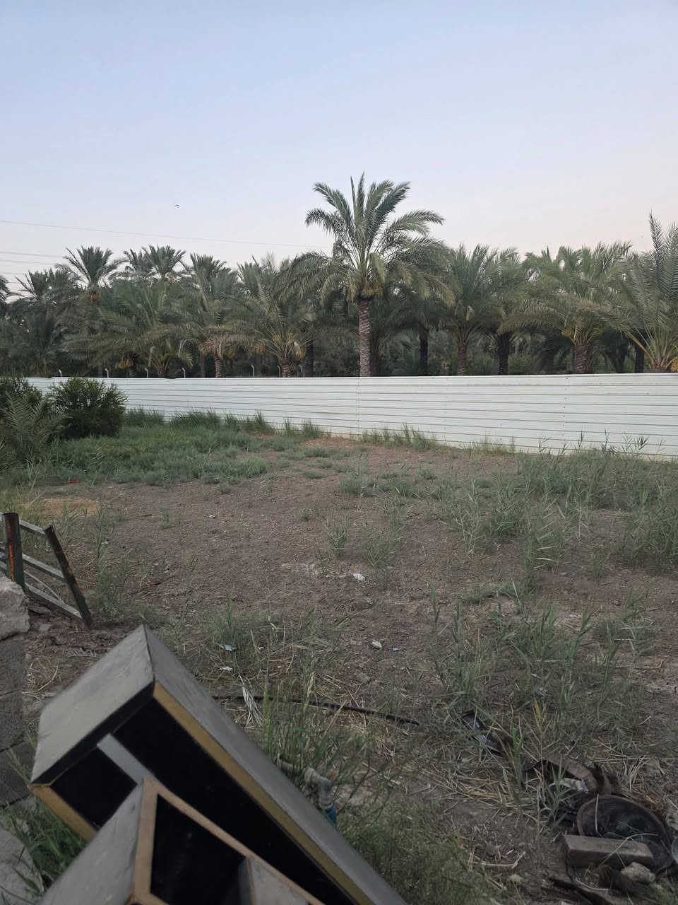 السلام عليكم ورحمة الله وبركاته🫱🏽‍🫲🏻
متابعينا الكرام 👥
قطعة أرض للبيع المساحه 500متر
الواجهه 14 نزال 36(عقد زراعي) 
سكنيه يتوفر فيها ماء 💦وكهرباء💡 وعلى شارع تبليط مباشر🛣
العنوان: التاجي/زملة حمدي/قرب جامع دار السلام🕌 
للاستفسار الاتصال على الارقام الاتيه 
كورك: ***********📞
اسيا: ***********📞
#مَكتب_ديرتنا_للعقار🏢 
#بإدارة_أحمد_أبومصطفى 🌷

