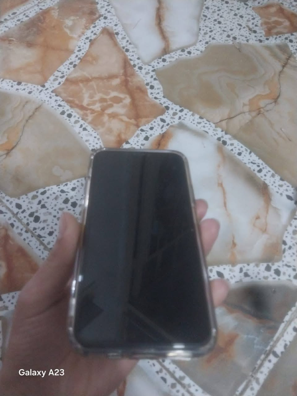 ايفون 11 برو للبيع السعر 180 وبي مجال مبدل شاشه فقط نضيف كلشي بي شغال

نص مكتوب في الصور:
- Galaxy A23