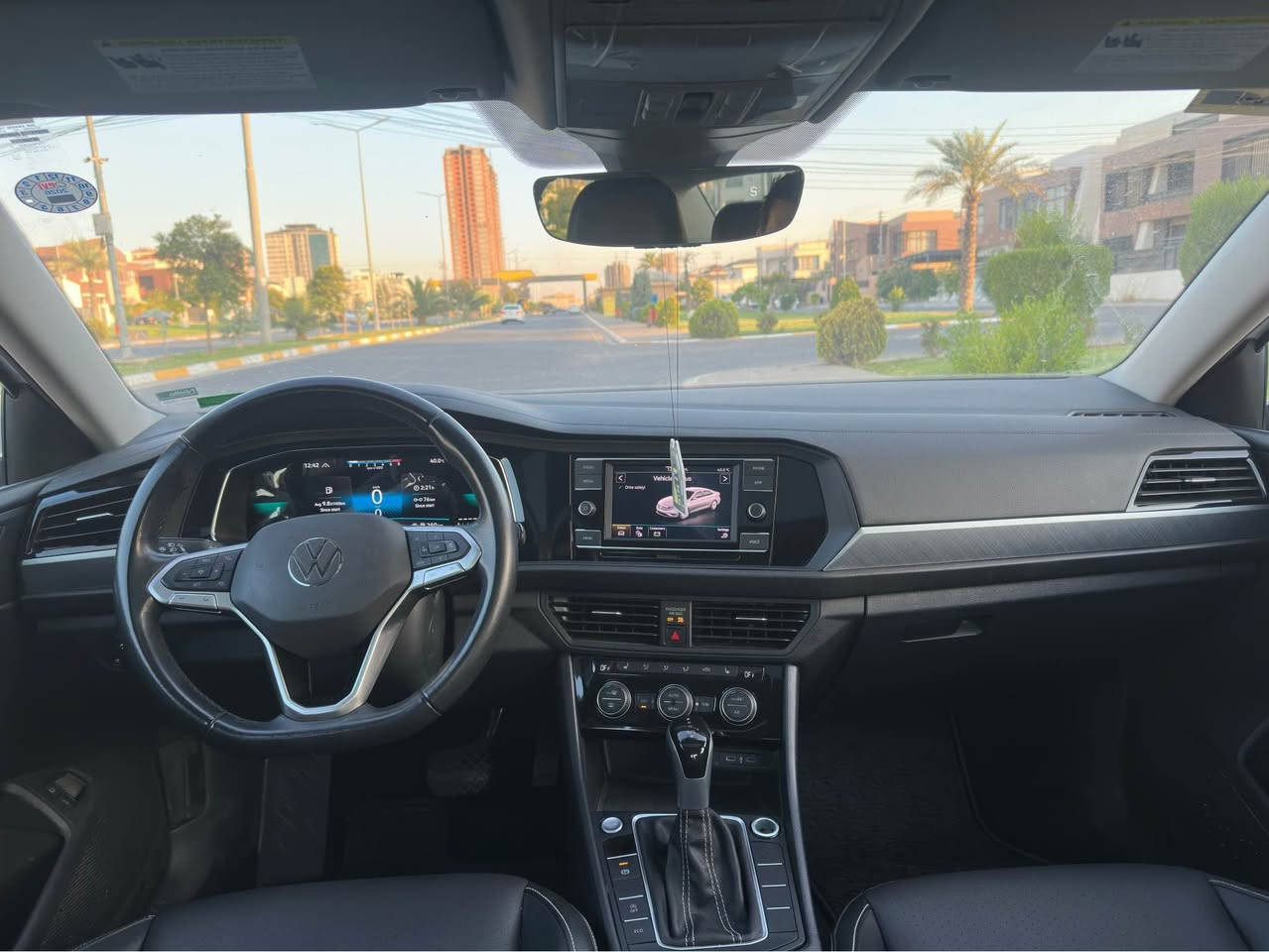 جیتا
📅 مۆدیل: 2023
⚙️ مواسەفات: SE
⛽ مەتۆر: 1.5 Turbo
🛣️ ڕۆیشتوو: 43,000 کیلۆمەتر
🚗 ڕەنگ: سپی
🔢 رقەم: هەولێر

✅ سەیارەکە زۆر پاک و خاوەن سێرڤیسی بەردەوامە.
🟡 تەنها ٢ پارچە بۆیاخ (دەرگا و چەمەلەخ).
ئێرباگ بەس شانی تەقیوە
پێش و پشتی کەپسە
مواسەفات (se) پانۆڕاما شەغال کوشن هیتەر ١٠ لیدی ناو گێج ئۆتۆ ستۆپ خەتی جادە زۆر مواسەفاتی تر

بۆ پەیوەندی کردن ✅
*********** أربيل, العراق
