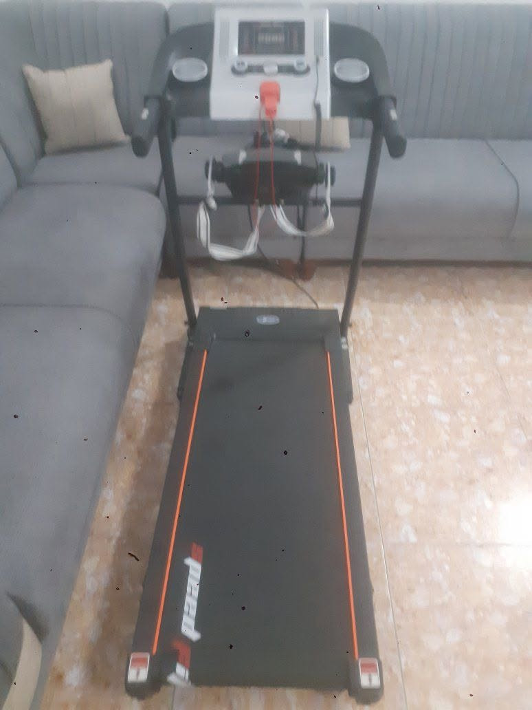 يوجد جهاز جري جديد للبيع مع كارتونته بسعر مناسب ٢٨٠الف ركبته من أجل العرض حتى يكون واضح الاتصال ع الرقم ***********
