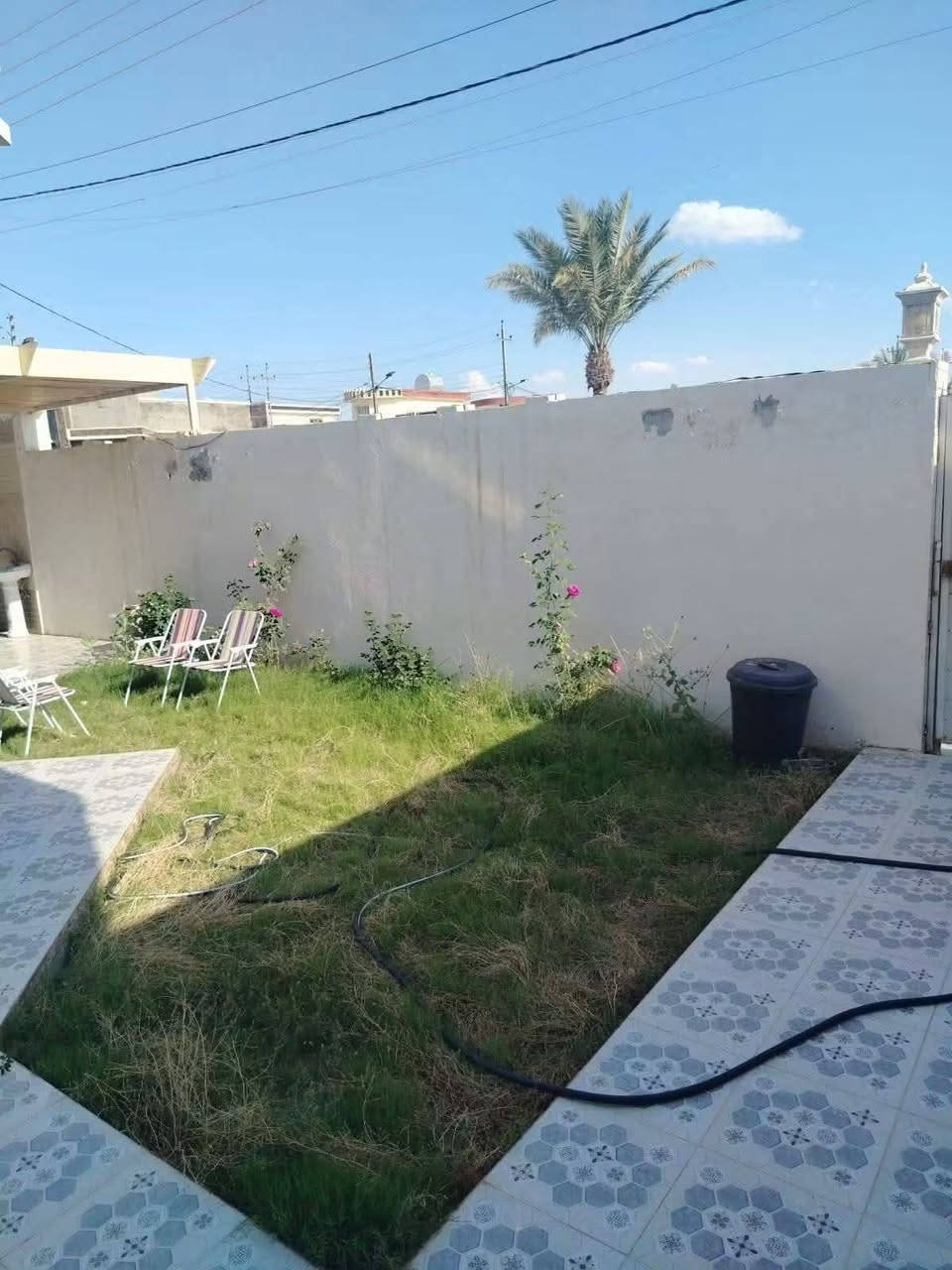بيت للبيع 
في الفلوجه في مجمع الرحاب
 شارع ٢٠ ركن على ساحه
المساحه ٣٠٠ منر
 يحتوي على ٢غرف مع صاله واستقبال ومطبخ و2 حمامات داخليه وخارجيه نقوش مغربي بناء حديث طابوق 
السعر ١٩٥ملبون قابل للتفاوض
مكتب عزت للعقار شارع 60قرب تقاطع جامع التقوى مقابل المول الجديد في حي التأميم
هاتف
***********
